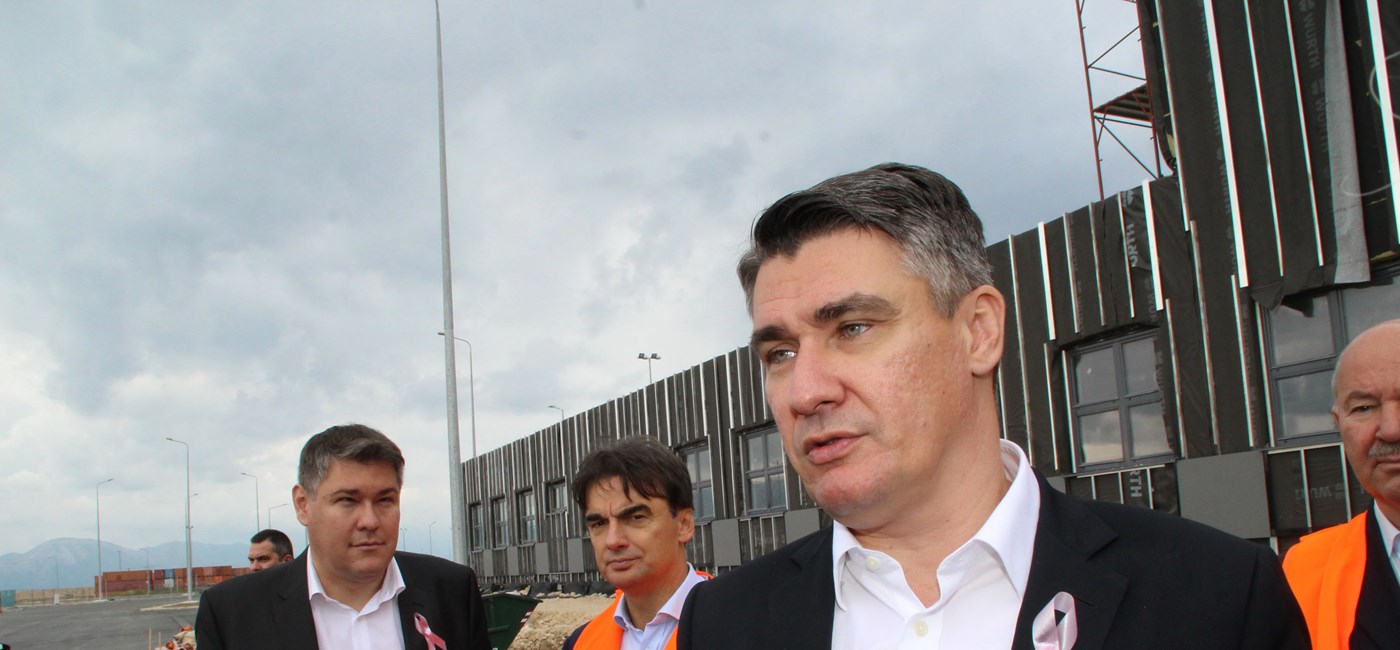 PM says not afraid of Hungary closing its border with Croatia